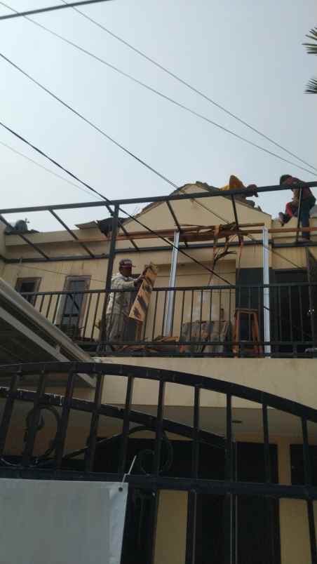 rumah renov atap di taman palem lestari