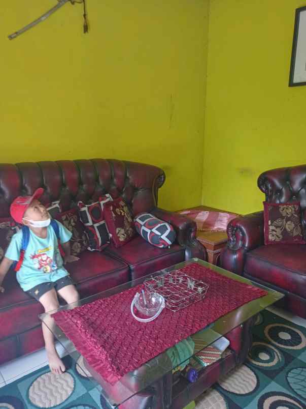 rumah second 2 kontrakan beji depok