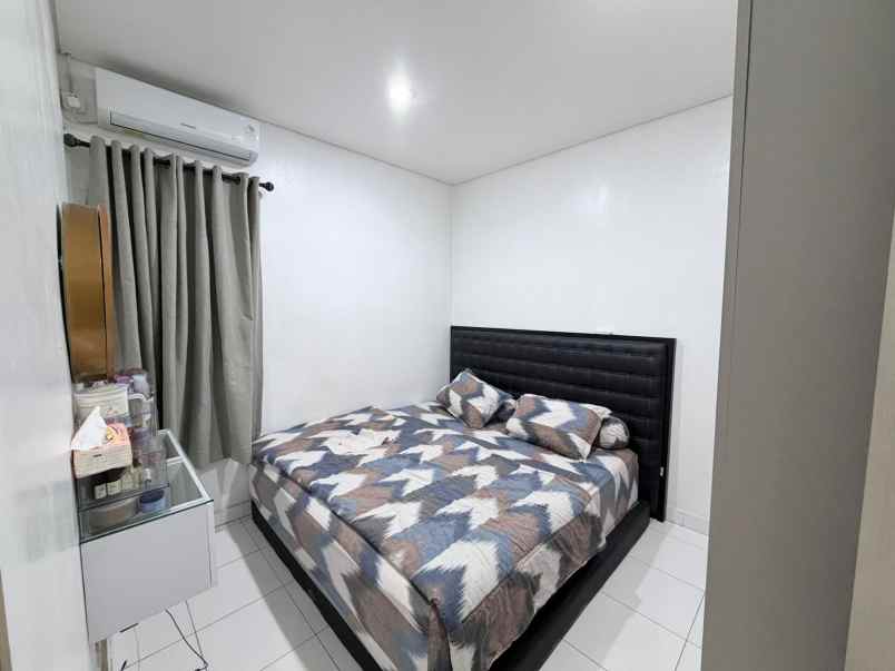 rumah second akses lebar di billymoon pondok kelapa