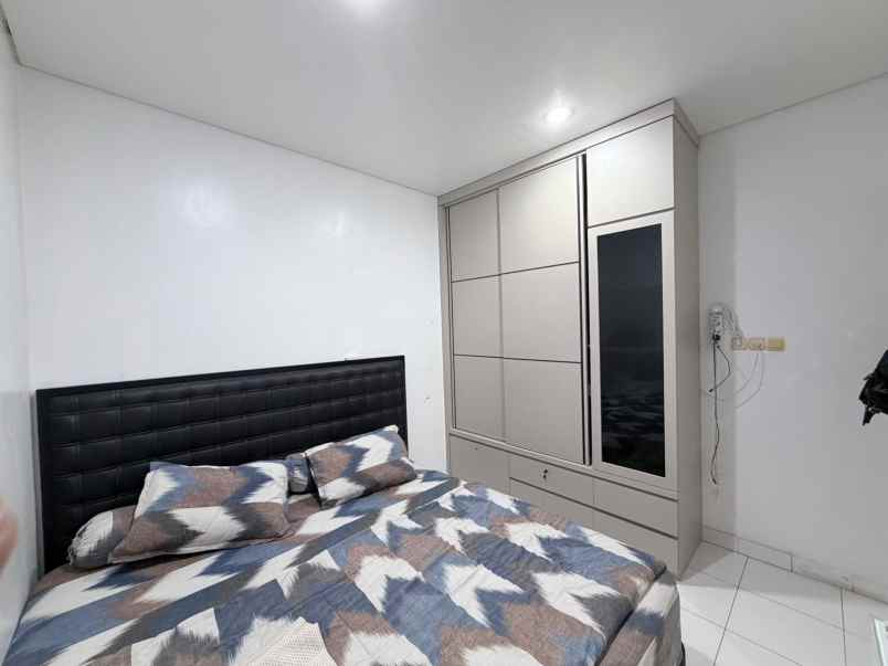 rumah second akses lebar di billymoon pondok kelapa