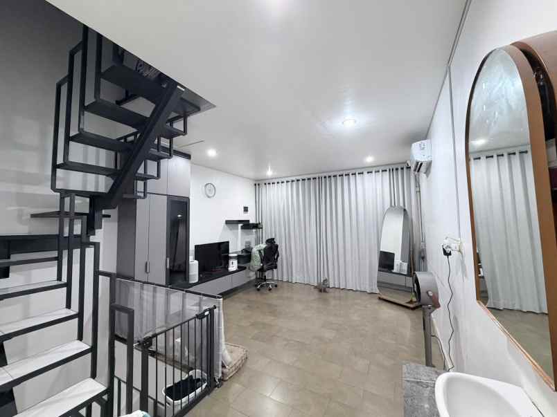 rumah second akses lebar di billymoon pondok kelapa