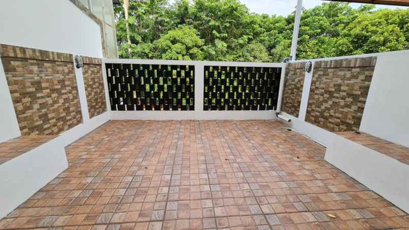 rumah second akses lebar di billymoon pondok kelapa