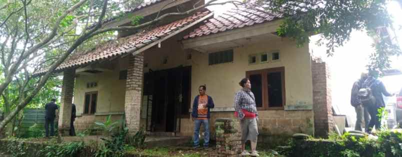 rumah second hitung tanah luas di bedahan depok