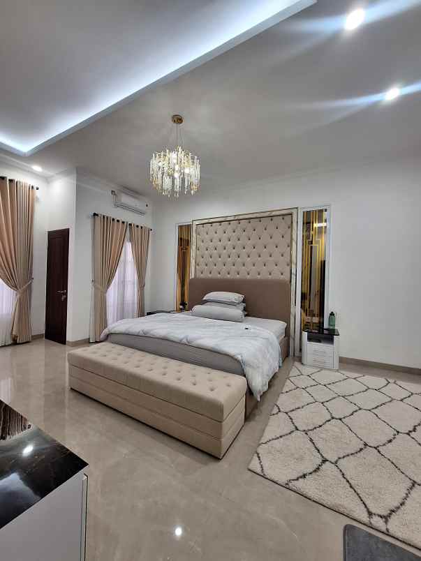 rumah secondary terawat siap huni di rawamangun