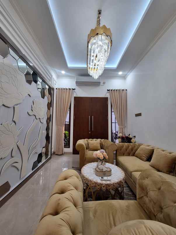 rumah secondary terawat siap huni di rawamangun