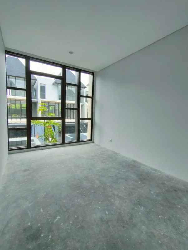 rumah serenia hills lebak bulus