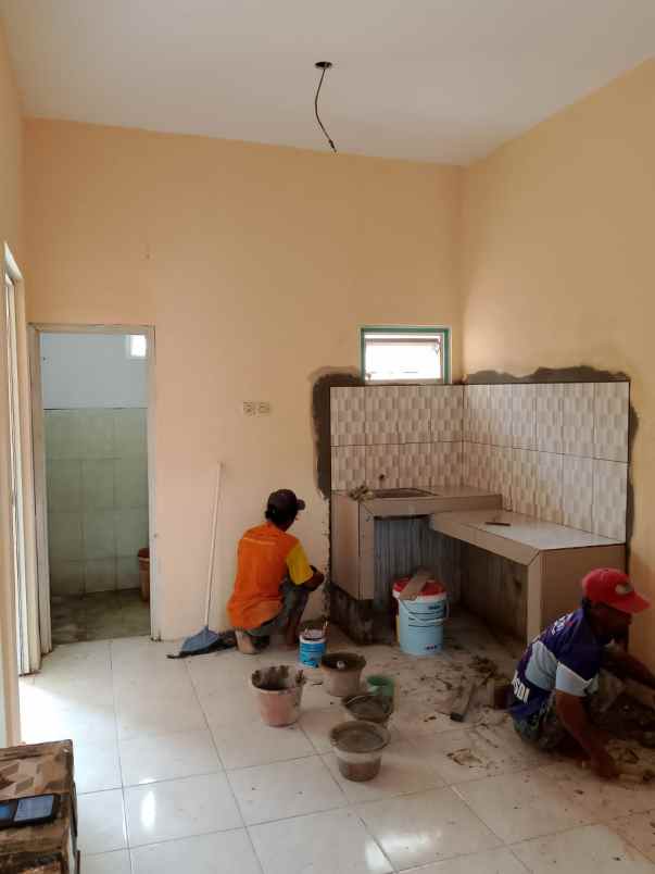 rumah siap huni dalam komplek di cinangka depok