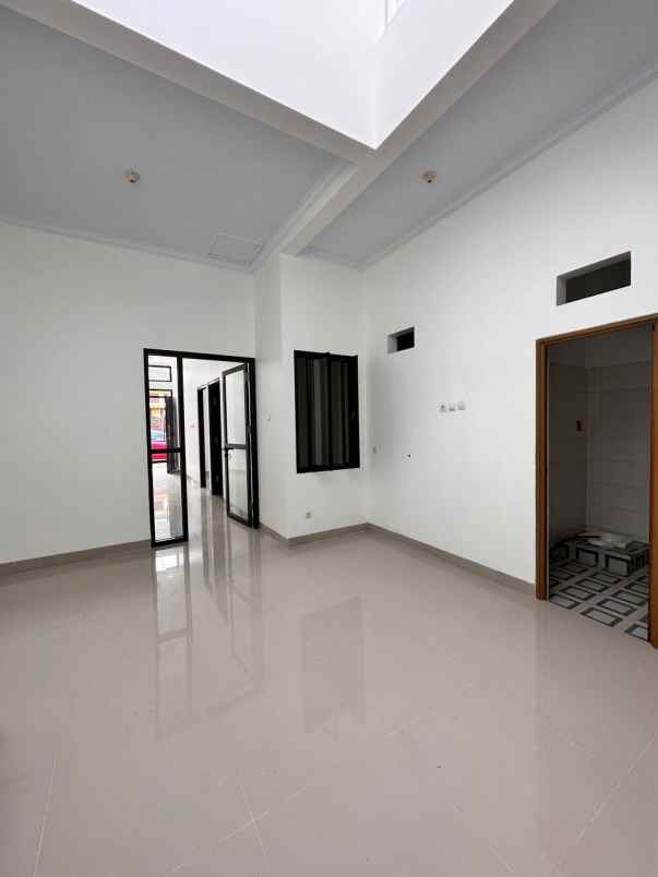 rumah siap huni dekat tol bambu apus jakarta timur