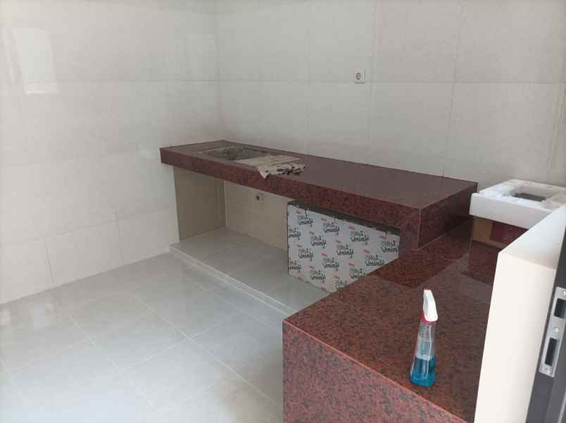 rumah siap huni di manyar tirtomoyo area sukolilo