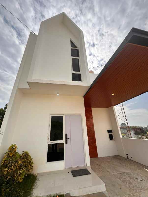 rumah siap huni lingkungan sejuk area kota malang