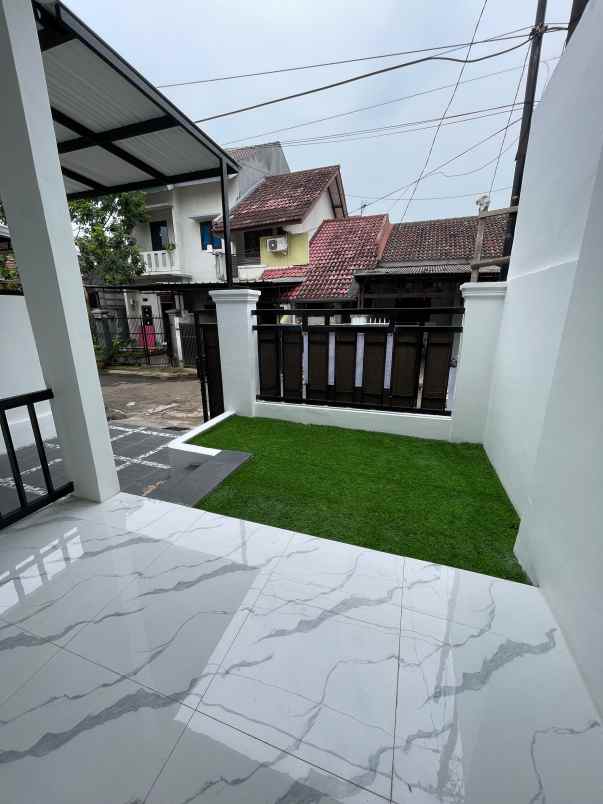 rumah siap huni nempel pondok cabe di sawangan depok