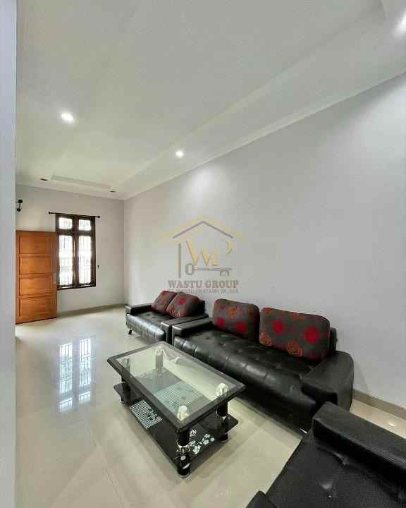 rumah siap huni tanah luas 4 menit ke kampus ukrim