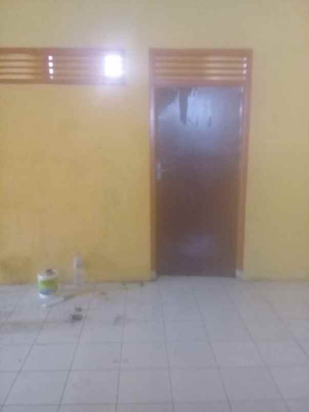rumah strategis pinggir jln raya utama