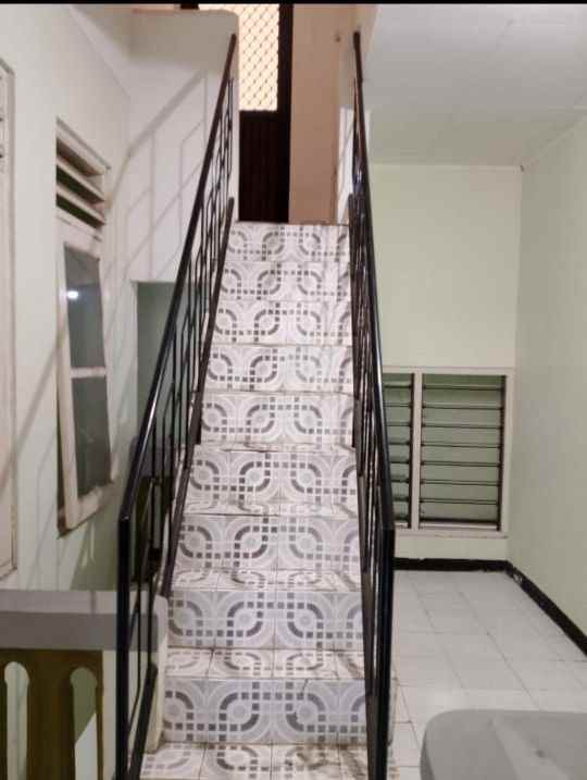 rumah taman pinang sidoarjo kota row jalan 2 mobil