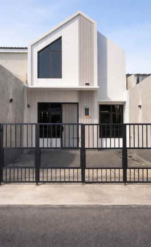 rumah telaga mas modern mezzanine cocok keluarga muda