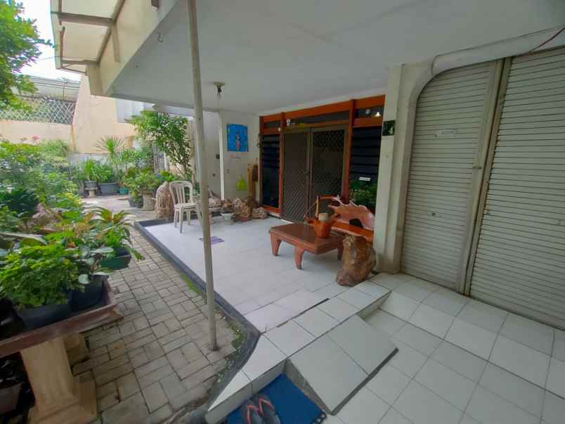 rumah tenggilis 2 1 2 lantai 5 menit ke ubaya surabaya