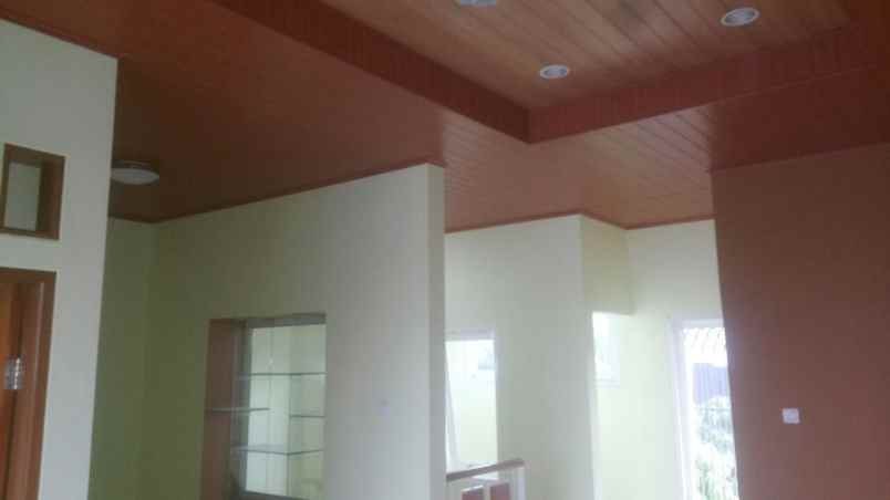 rumah villa permata santi meruyung