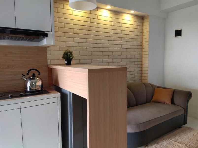 sewa apartemen 2 kamar furnish di green pramuka city
