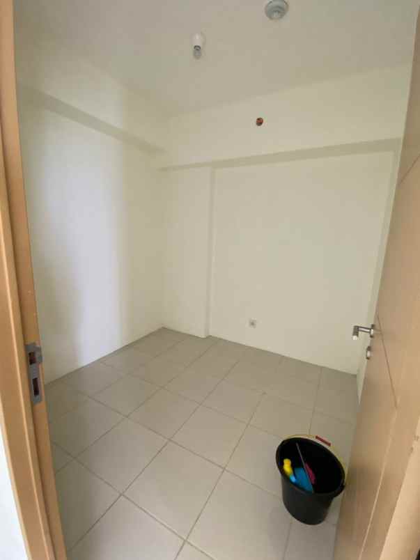sewa apartemen educity 5 menit ke pakuwon city mall
