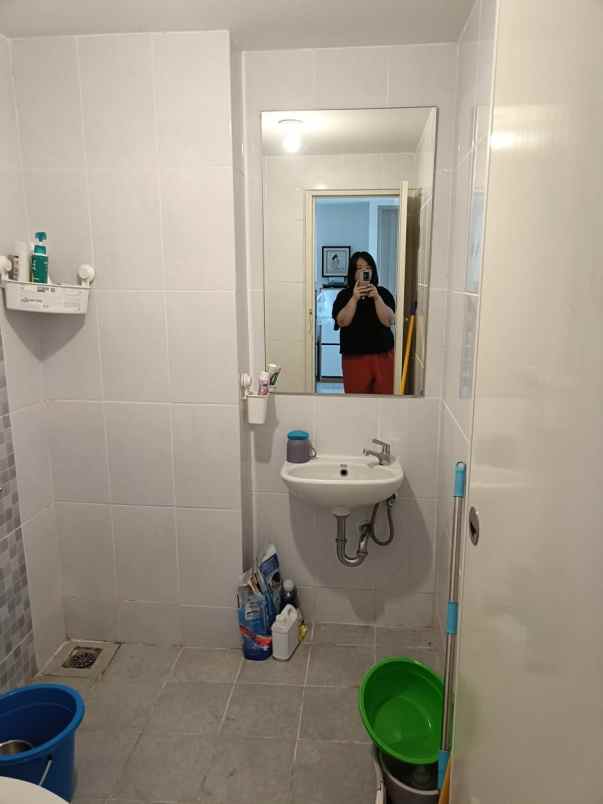 sewa apartemen semi furnished tokyo tower fuji pik2