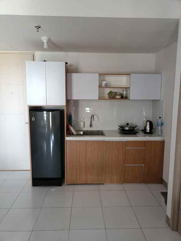 sewa apartemen semi furnished tokyo tower fuji pik2