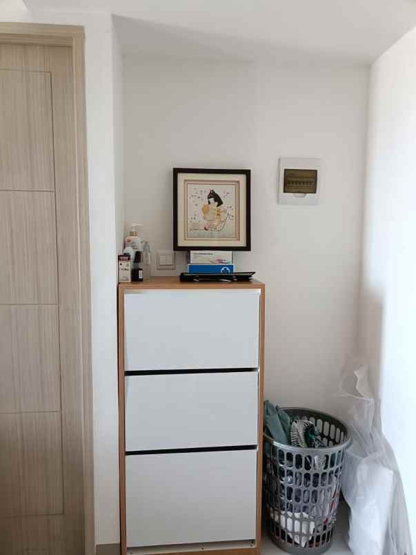 sewa apartemen semi furnished tokyo tower fuji pik2