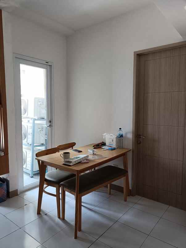 sewa apartemen semi furnished tokyo tower fuji pik2