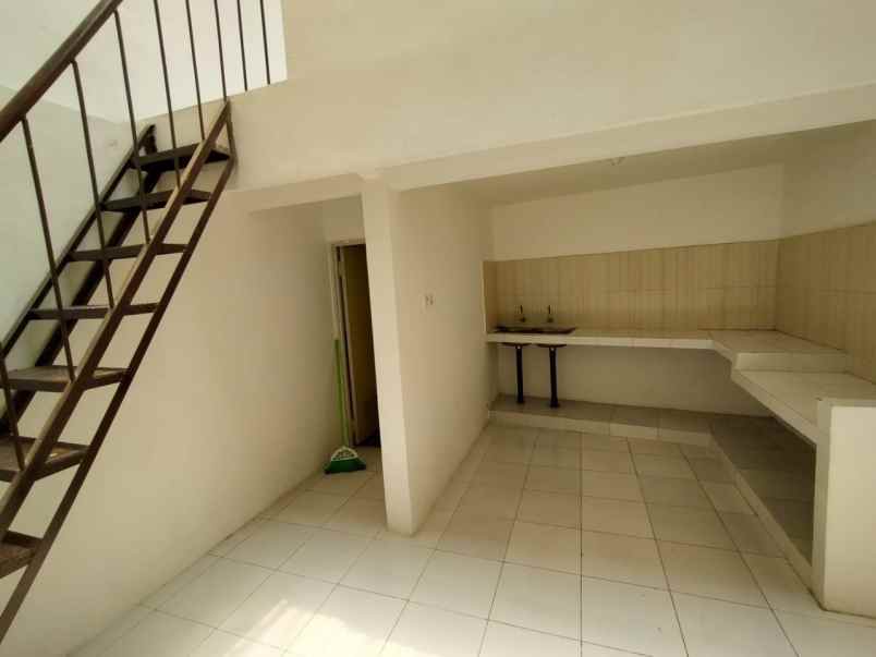 sewa rumah darmo indah