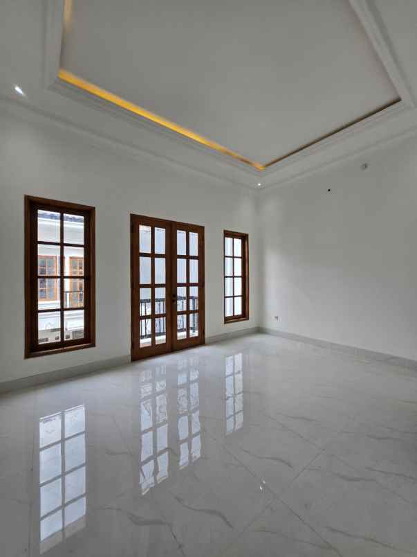 siap huni dalam komplek akses lebar di duren sawit