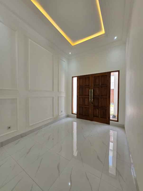 siap huni dalam komplek akses lebar di duren sawit