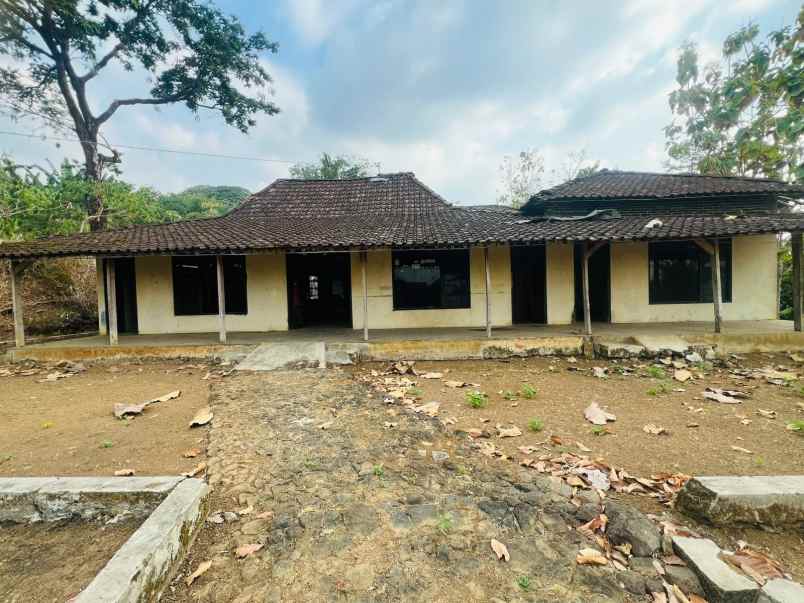 tanah 990m bonus bangunan udara sejuk karangpandan
