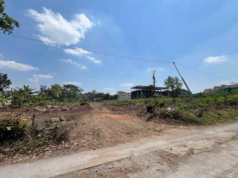 tanah dekat uii dan kopi klothok cocok bangun kos