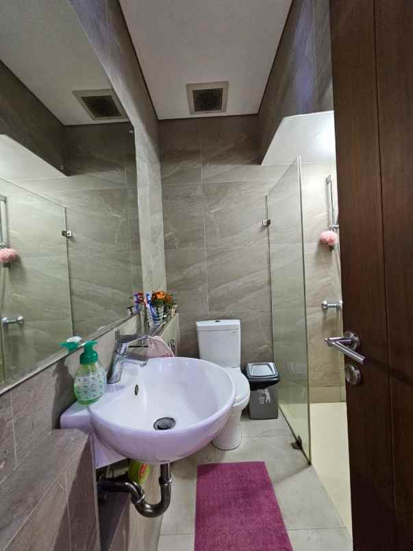 townhouse modern pondok pinang 4 kt lt 133 harga 5 5m