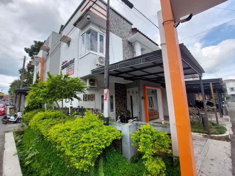 unit rumah induk dan kost exclusive 50 meter dari uii