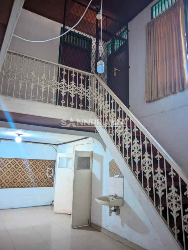 beli rumah bonus kost kostan strategis di depok