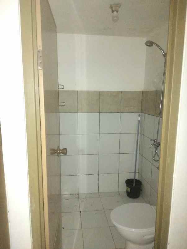 dijual apartment east park 2br view swimming pool