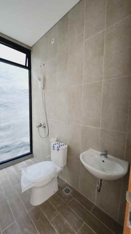 dijual cepat rumah 2 lantai tengah kota semarang