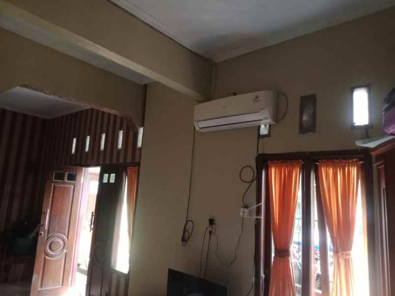 dijual cepat rumah strategis