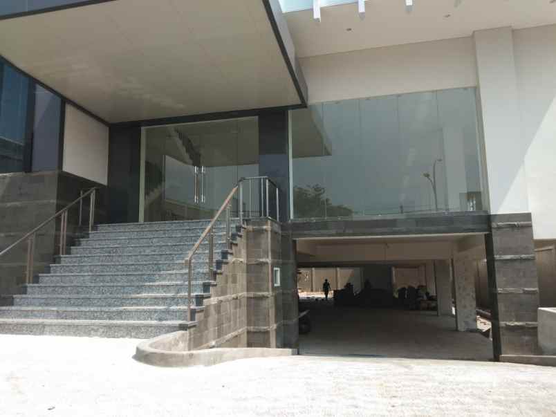 dijual gedung office pramuka 2 matraman jakarta timur