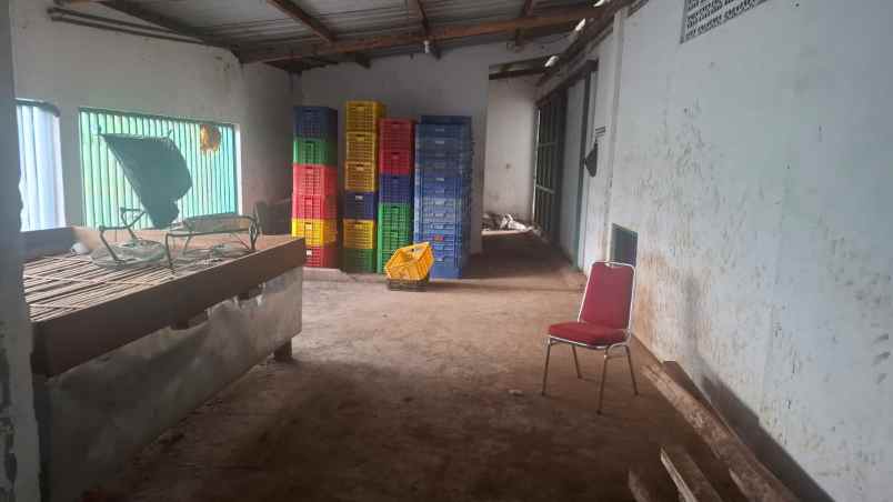 dijual gudang dan lahan pertanian