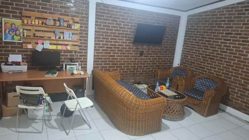 dijual gudang dan lahan pertanian