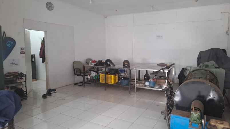 dijual gudang dan lahan pertanian
