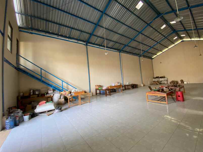 dijual gudang siap pakai di ponorogo