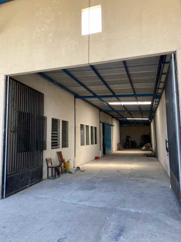 dijual gudang siap pakai di ponorogo