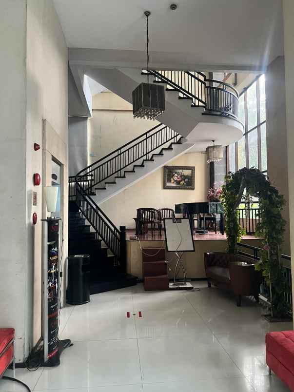 dijual hotel jl siliwangi