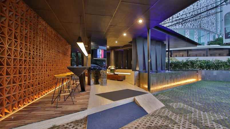 dijual hotel raya kuta