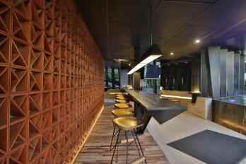 dijual hotel raya kuta