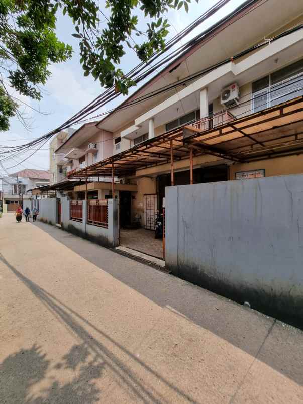 dijual kost jl jati padang