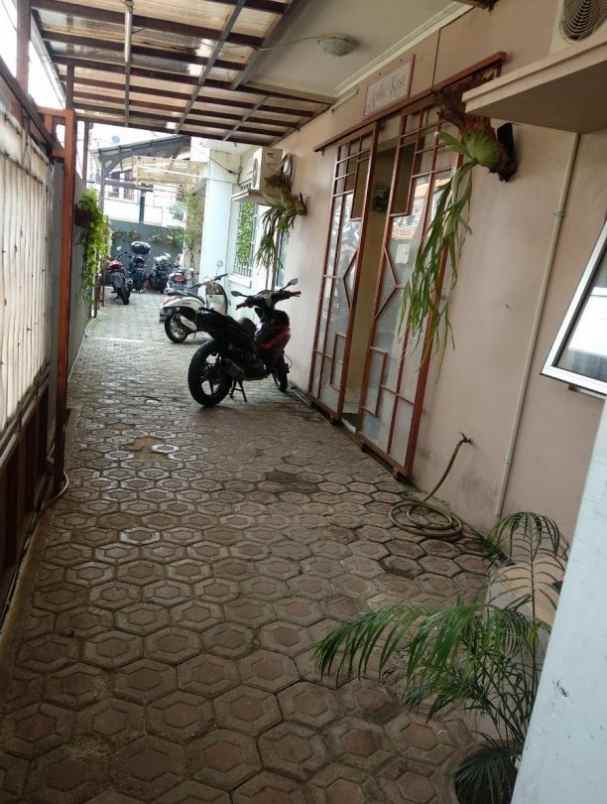 dijual kost jl jati padang