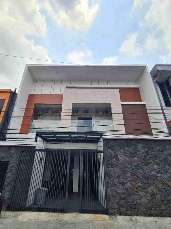 dijual kost jl pandegiling